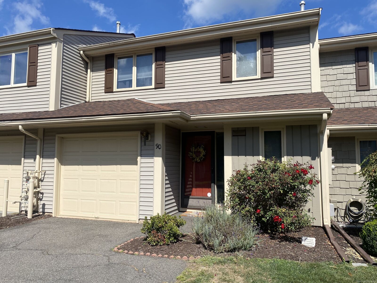 Property Photo:  90 Copper Beech Drive 90  CT 06067 