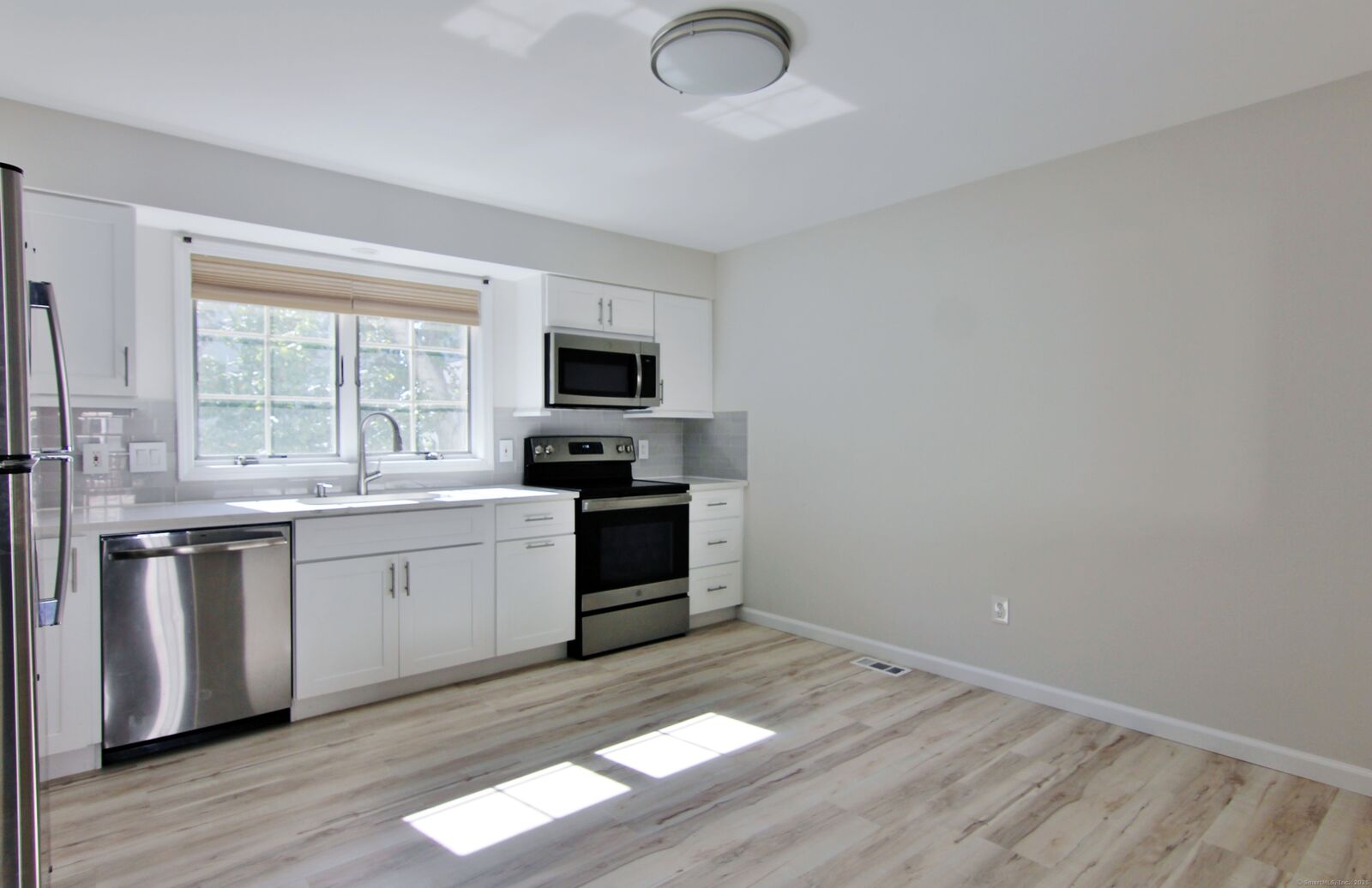 Property Photo: 14 Dora Street 4 CT 06902