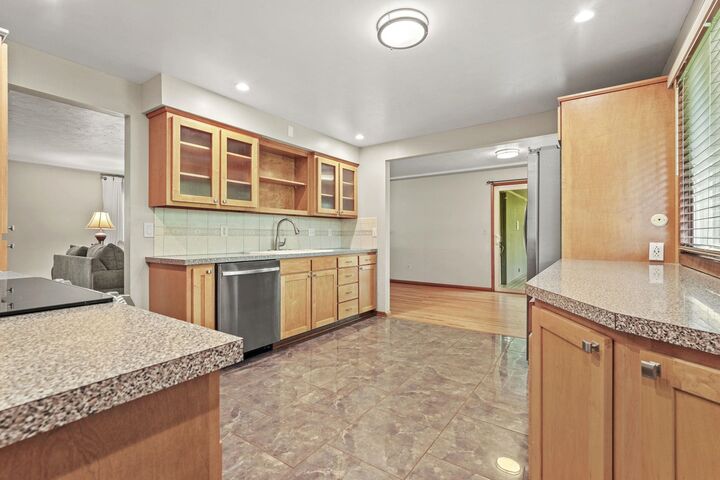 Property Photo:  407 W Shasta Way  WA 99208 