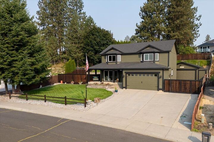 Property Photo:  811 E Tudor Ct  WA 99208 