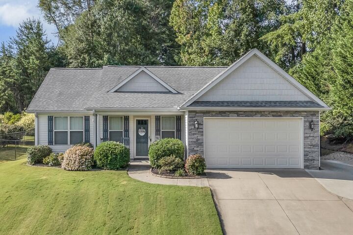 Property Photo: 120 Autumn Hill Road SC 29651
