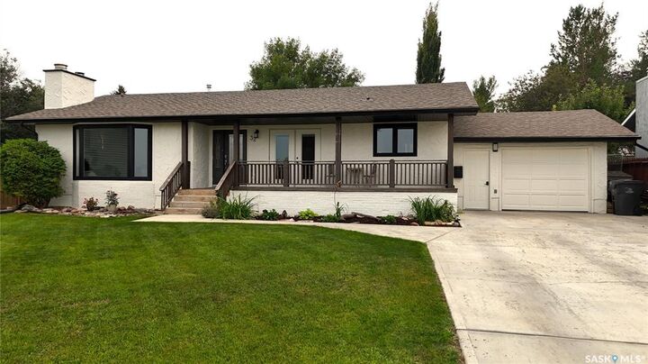 Property Photo:  32 West Place  SK S9H 4C7 
