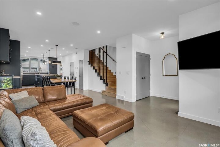 Property Photo:  1410 Alexandra Avenue  SK S7K 3B9 