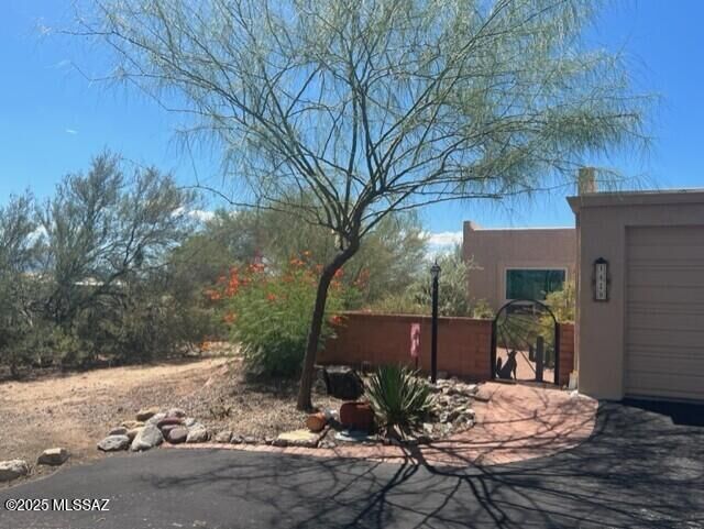 Property Photo: 1420 N Rio Sonora AZ 85614