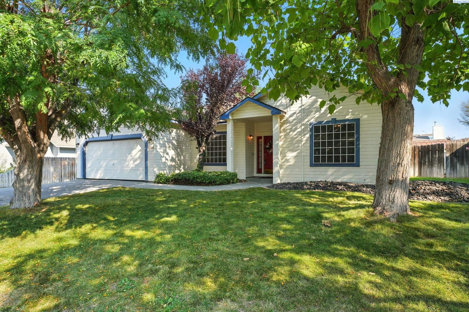 Property Photo:  8704 W Hood Avenue  WA 99336 