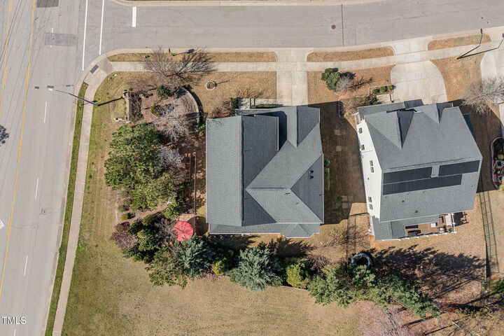 Property Photo: 104 Bailey Park Court NC 27513