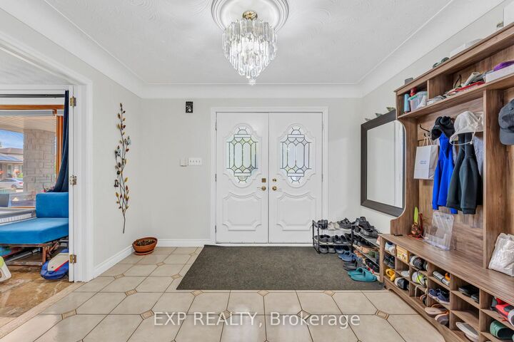 Property Photo:  2 Glencrest Avenue  ON L8G 4Y9 