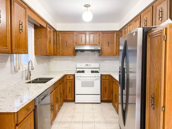 Property Photo: 8 Purcell Square ON M1V 3Y3