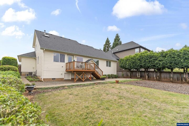 Property Photo:  2041 Rollin Av NW  OR 97304 