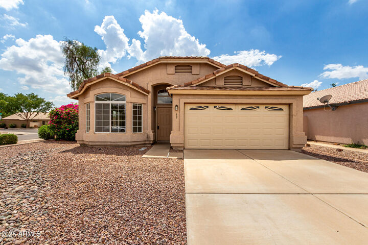 39 W Gail Drive  Gilbert AZ 85233 photo