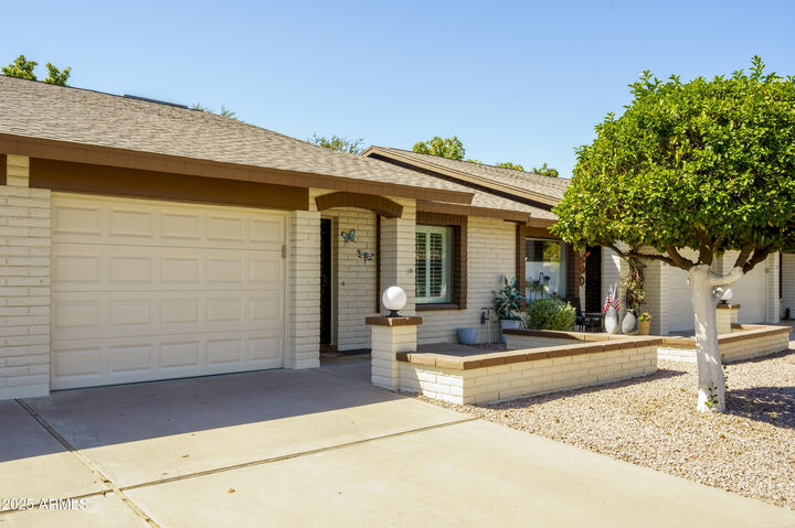 Property Photo:  2064 S Farnsworth Drive 109  AZ 85209 