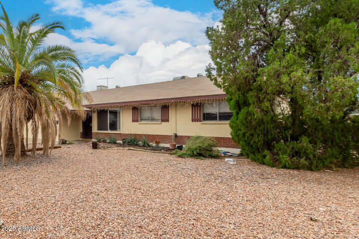 Property Photo:  17 E Cairo Drive  AZ 85282 
