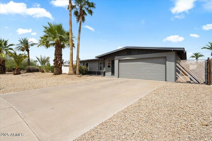 Property Photo:  1102 E Redondo Circle  AZ 85282 