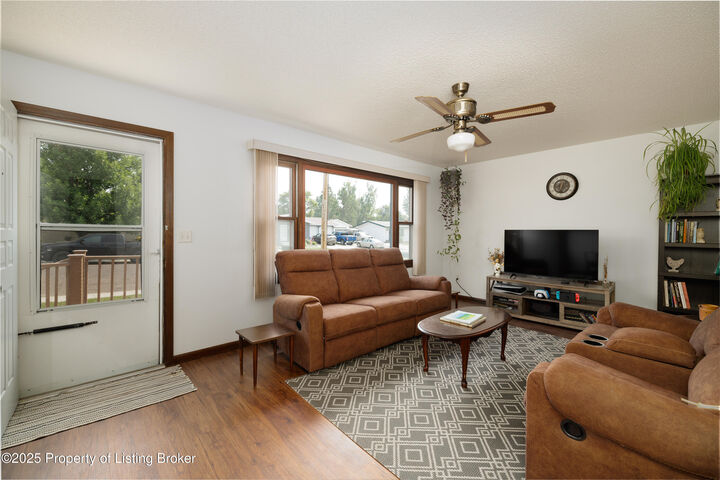 Property Photo:  973 Dell Avenue  ND 58601 