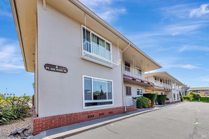 Property Photo:  4 Point San Pedro Road 4  CA 94901 