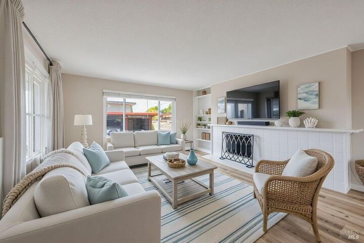 Property Photo:  4 Point San Pedro Road 4  CA 94901 