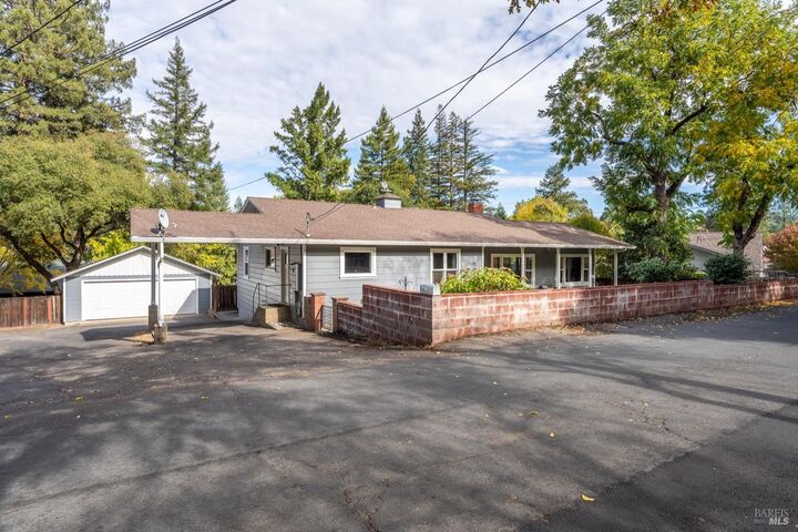 Property Photo:  1124 W Standley Street  CA 95482 