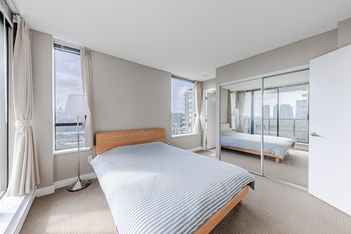Photo de la propriété:  4182 Dawson Street 1602  BC V5C 0A2 