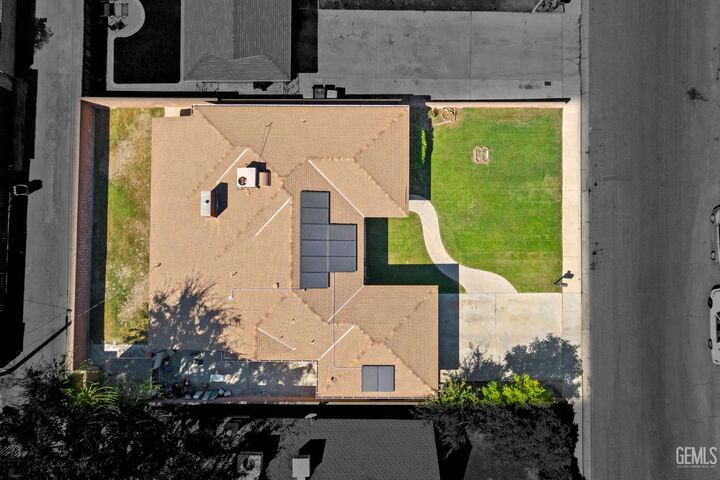 Property Photo: 3000 Vassar Street CA 93306
