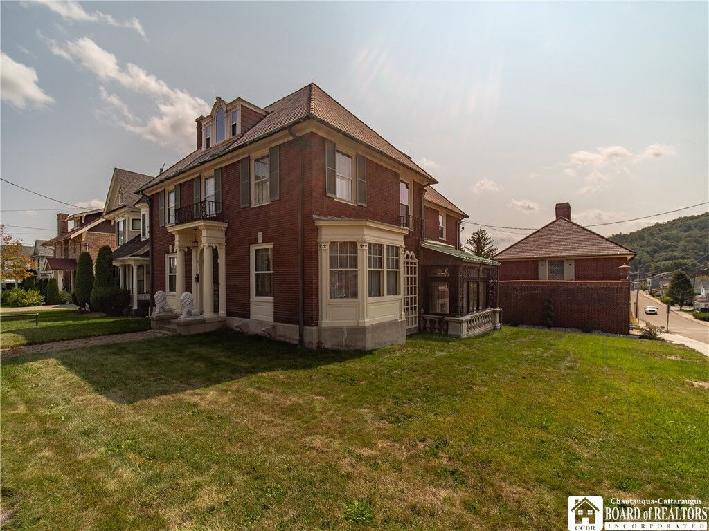 Property Photo:  25 School Street  PA 16701 