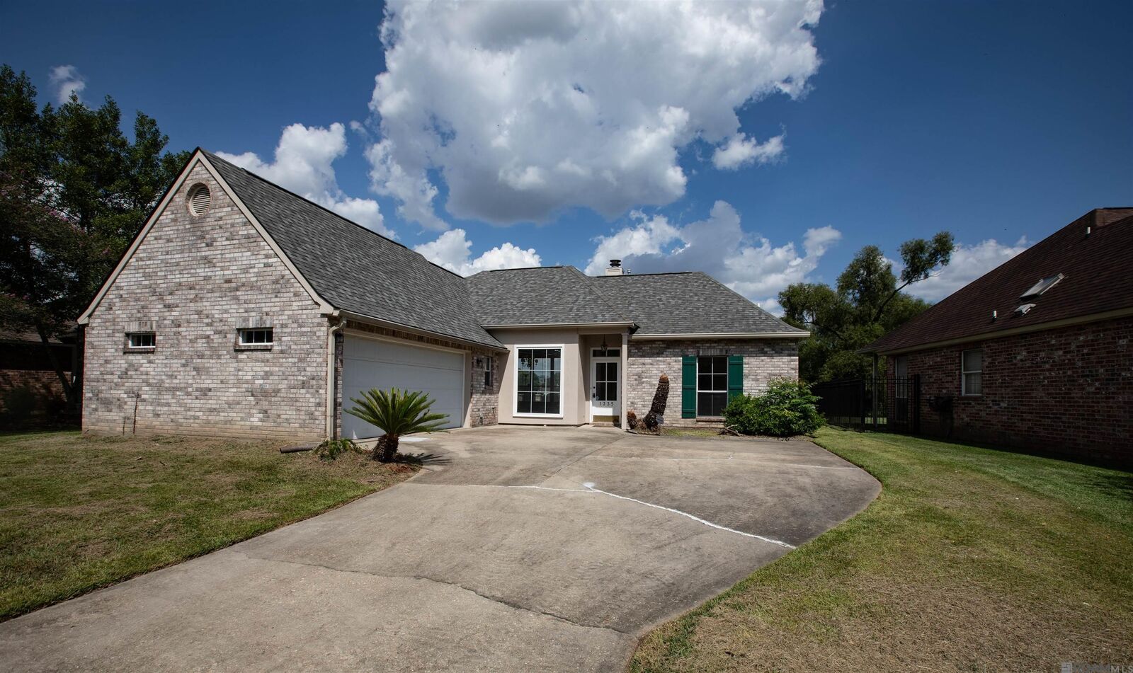Property Photo:  1335 Springlake Dr  LA 70810 