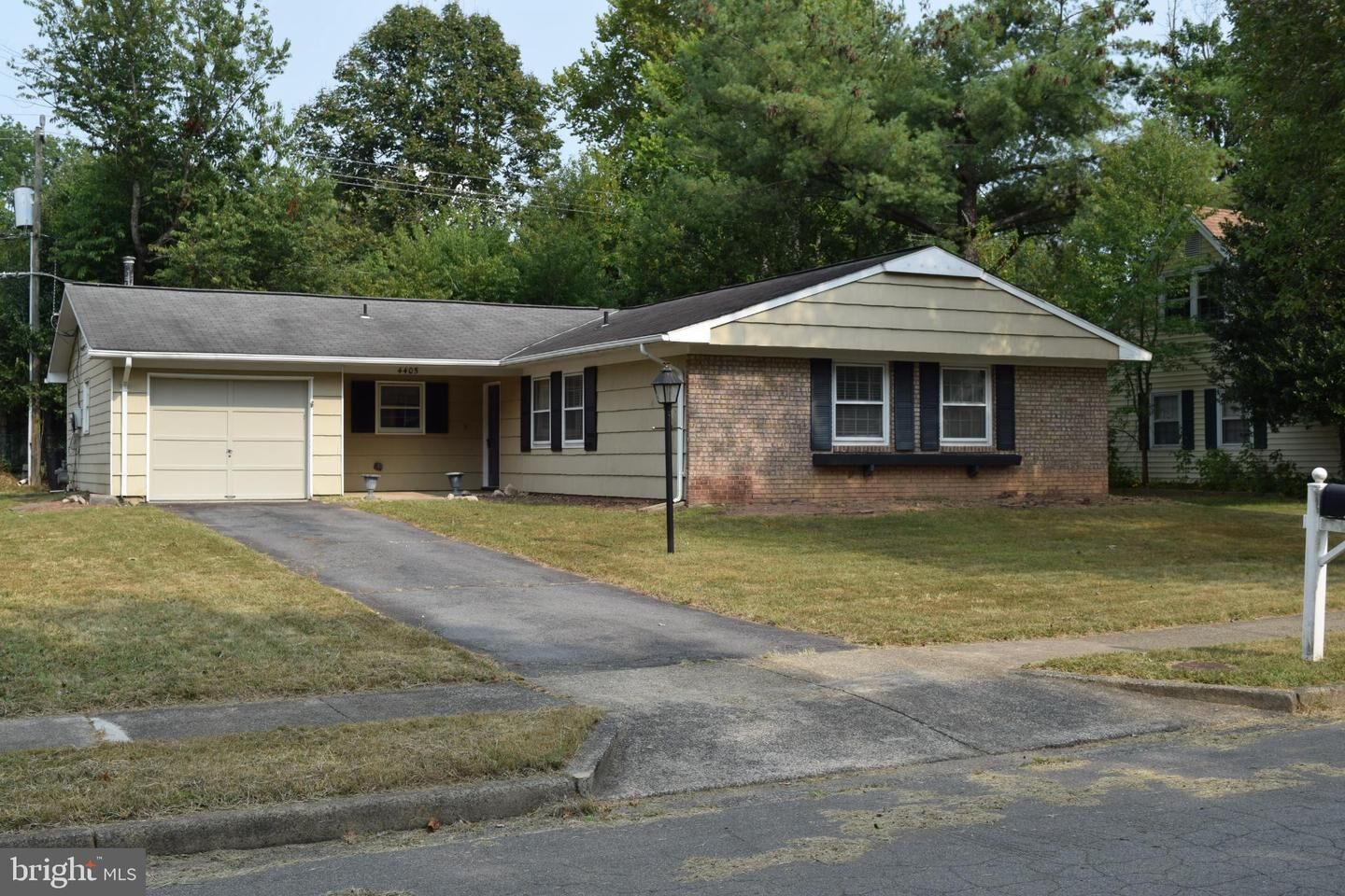 Property Photo: 4405 Manor Hall Lane VA 22033
