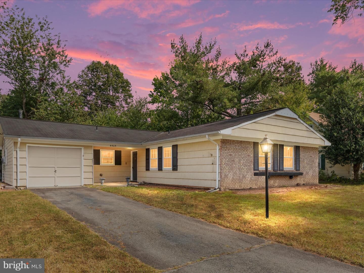 Property Photo:  4405 Manor Hall Lane  VA 22033 