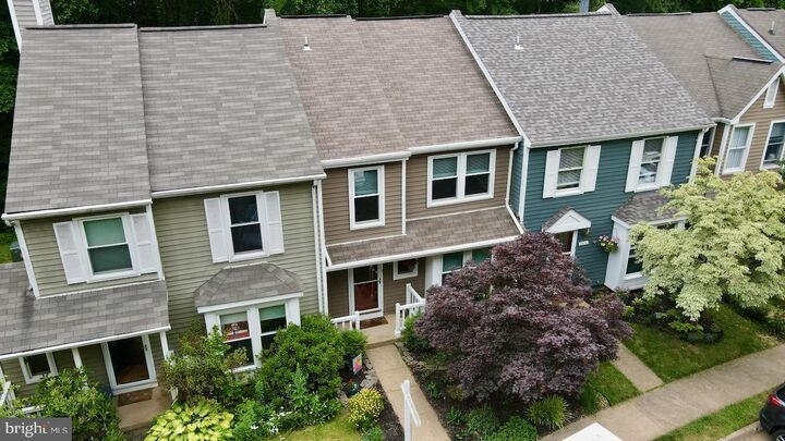 Property Photo: 1512 Poplar Grove Drive VA 20194