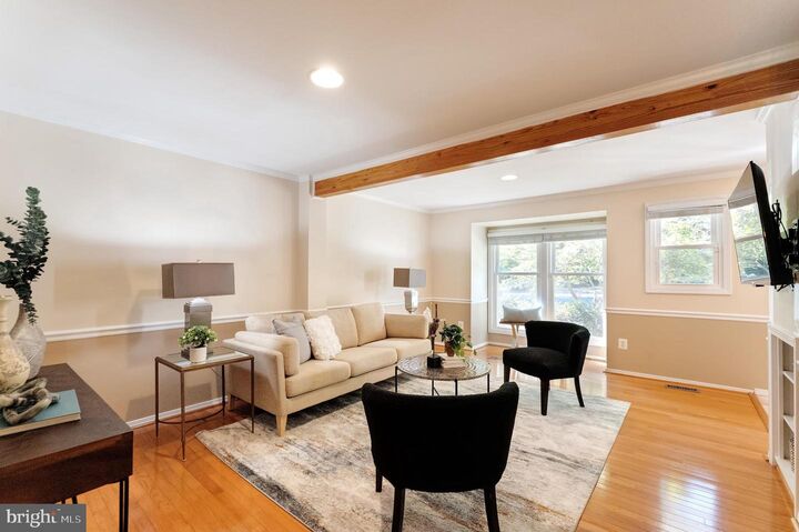 Property Photo: 1512 Poplar Grove Drive VA 20194