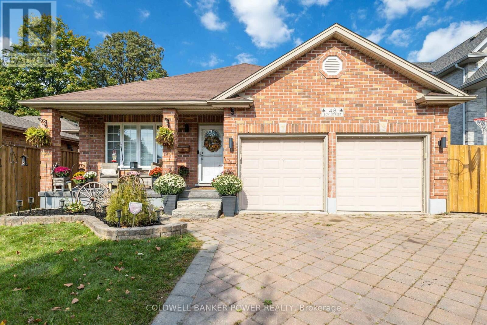 Property Photo:  48 Bow Street  ON N5V 4V3 