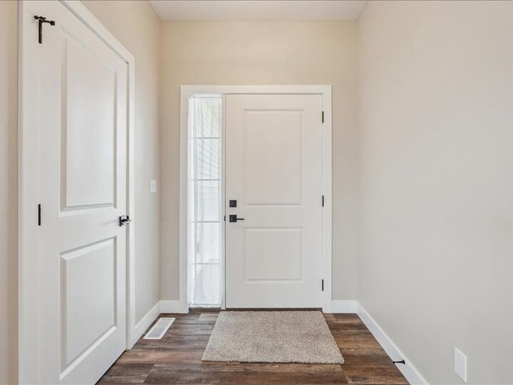 Property Photo: 1326 Echo Ridge Lane IA 52302