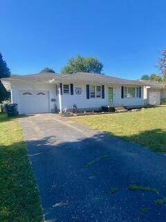 Property Photo: 1835 Marrose Drive OH 43130