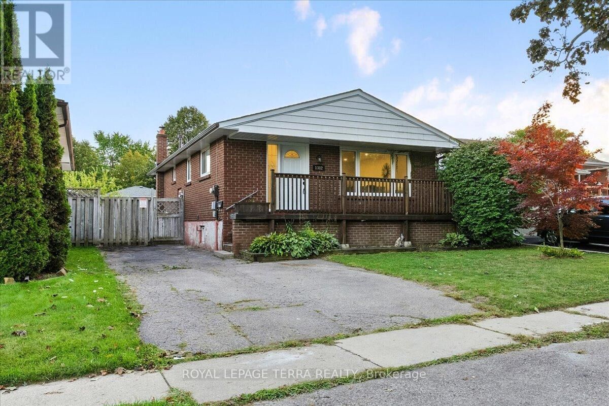 Property Photo:  1382 Fundy Street  ON L1J 3N6 