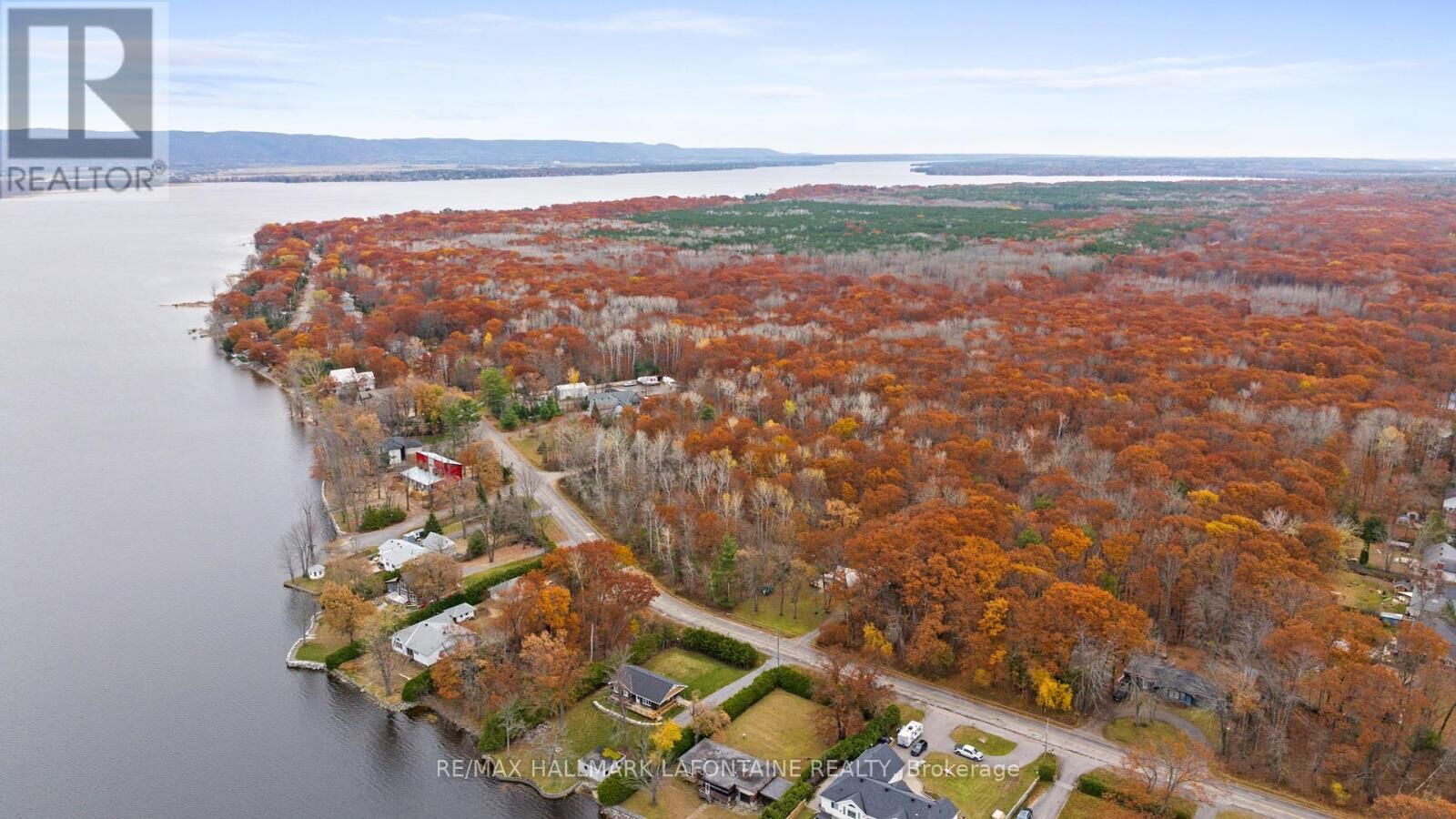 Property Photo:  881 Bayview Drive  ON K0A 3M0 