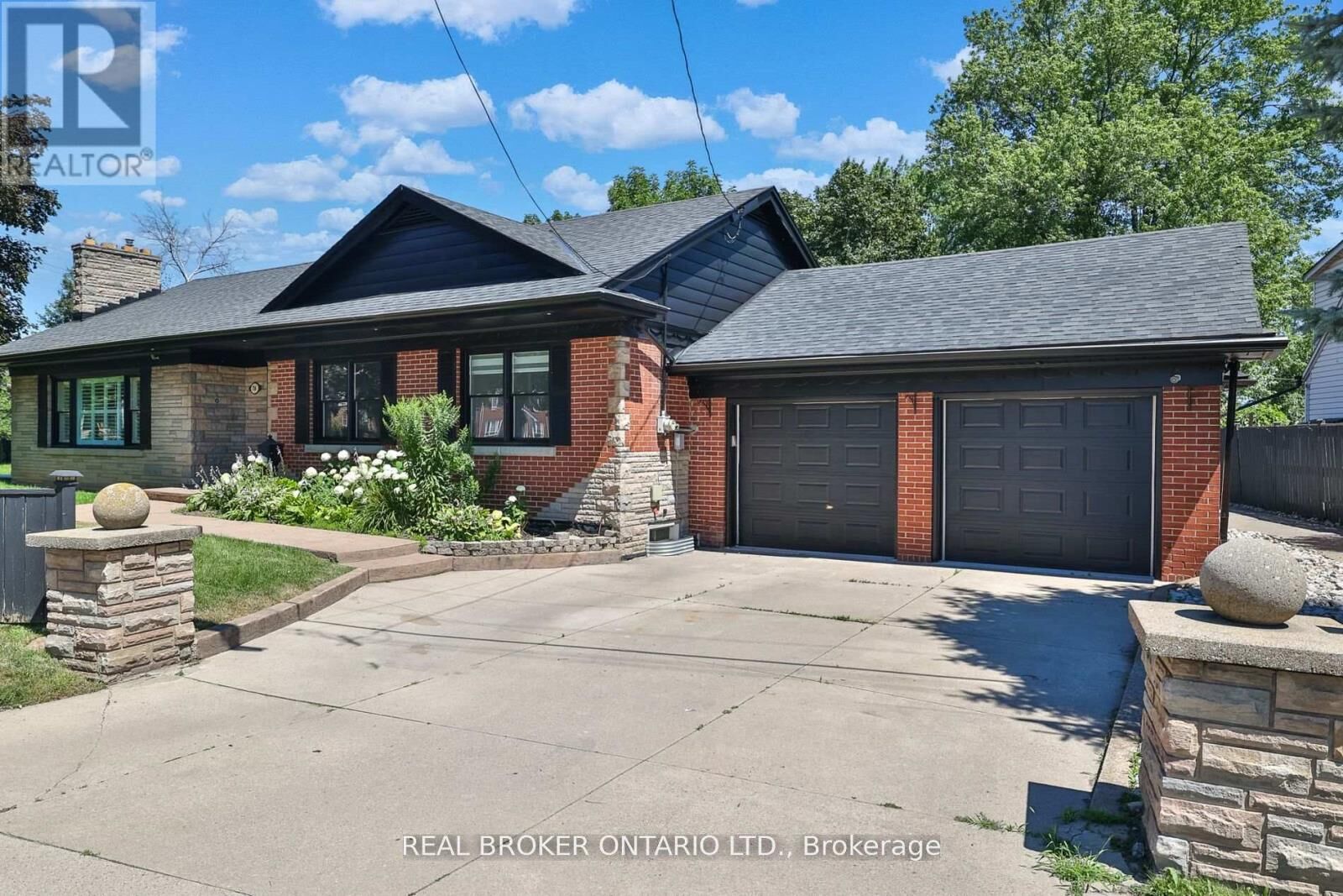 Photo de la propriété: 76 Randall Avenue ON L8G 2K9