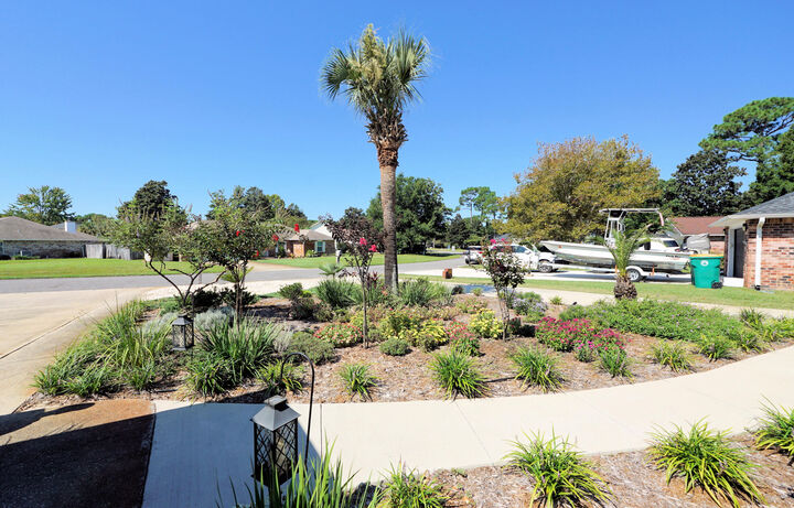 Property Photo:  4419 Southminster Circle  FL 32578 