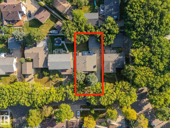 Property Photo:  50 Flagstone Crescent  AB T8N 1R3 