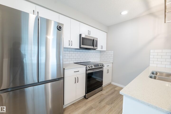 17832 78 Street NW 78  Edmonton AB T5Z 0P7 photo