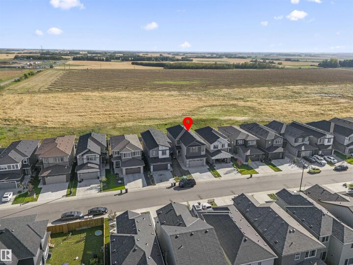 Property Photo: 9451 Pear Crescent SW AB T6X 2Z5