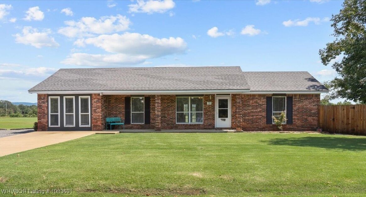 Property Photo:  18 Pickle Lane  OK 74937 