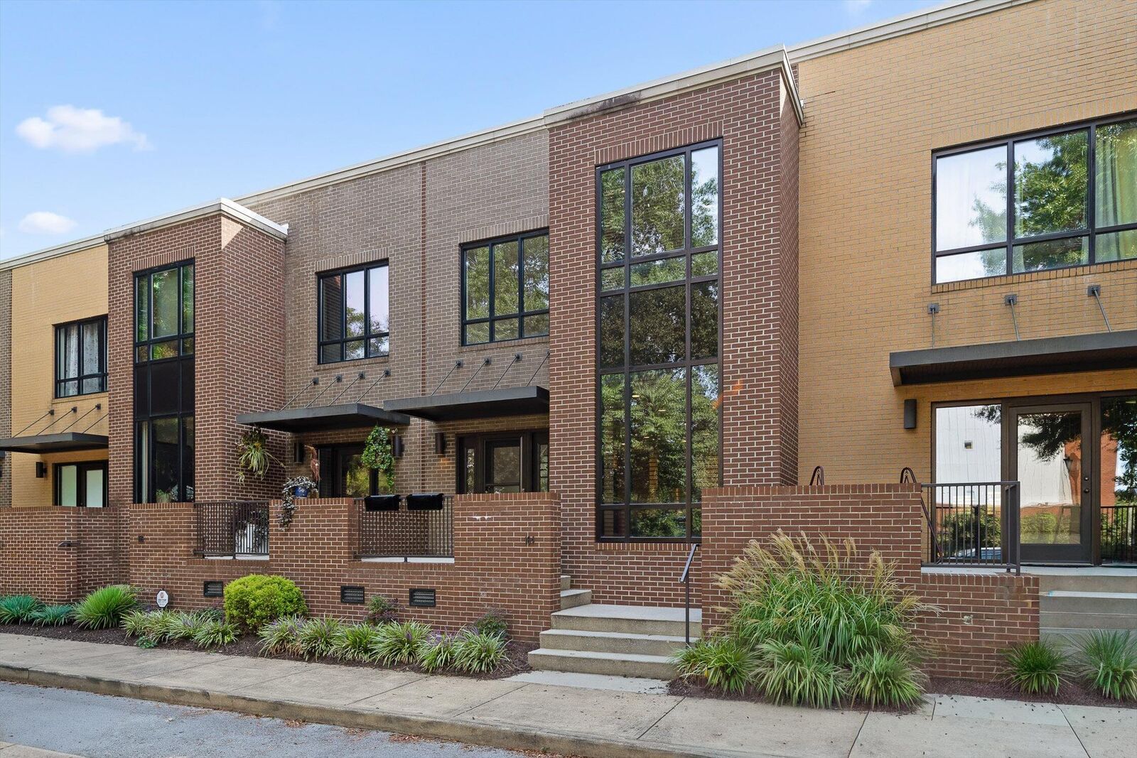 Property Photo: 164 W 17th Street TN 37408
