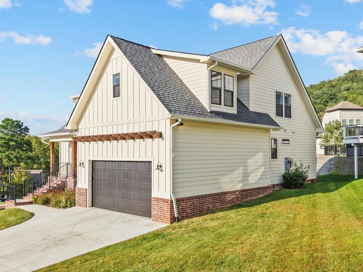Property Photo: 9876 Trestle Circle TN 37363