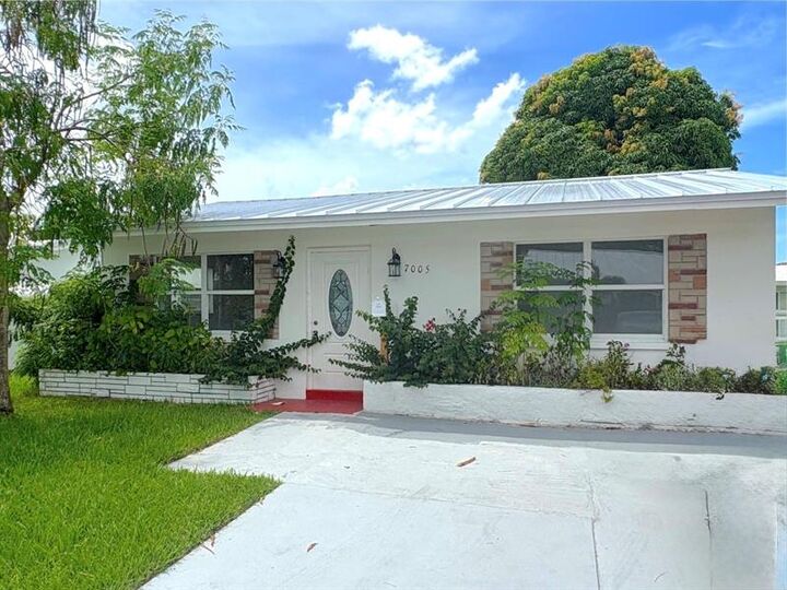 Property Photo:  7005 NW 66th Ter  FL 33321 