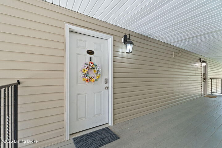 Property Photo: 10202 Deer Vista Dr 203 KY 40291