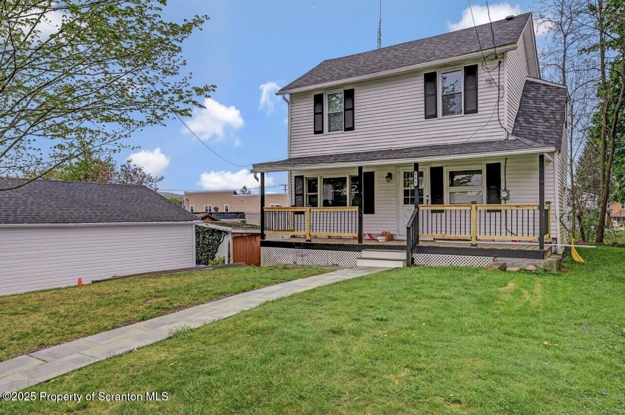 Property Photo:  105 Eleanor Street  PA 18444 