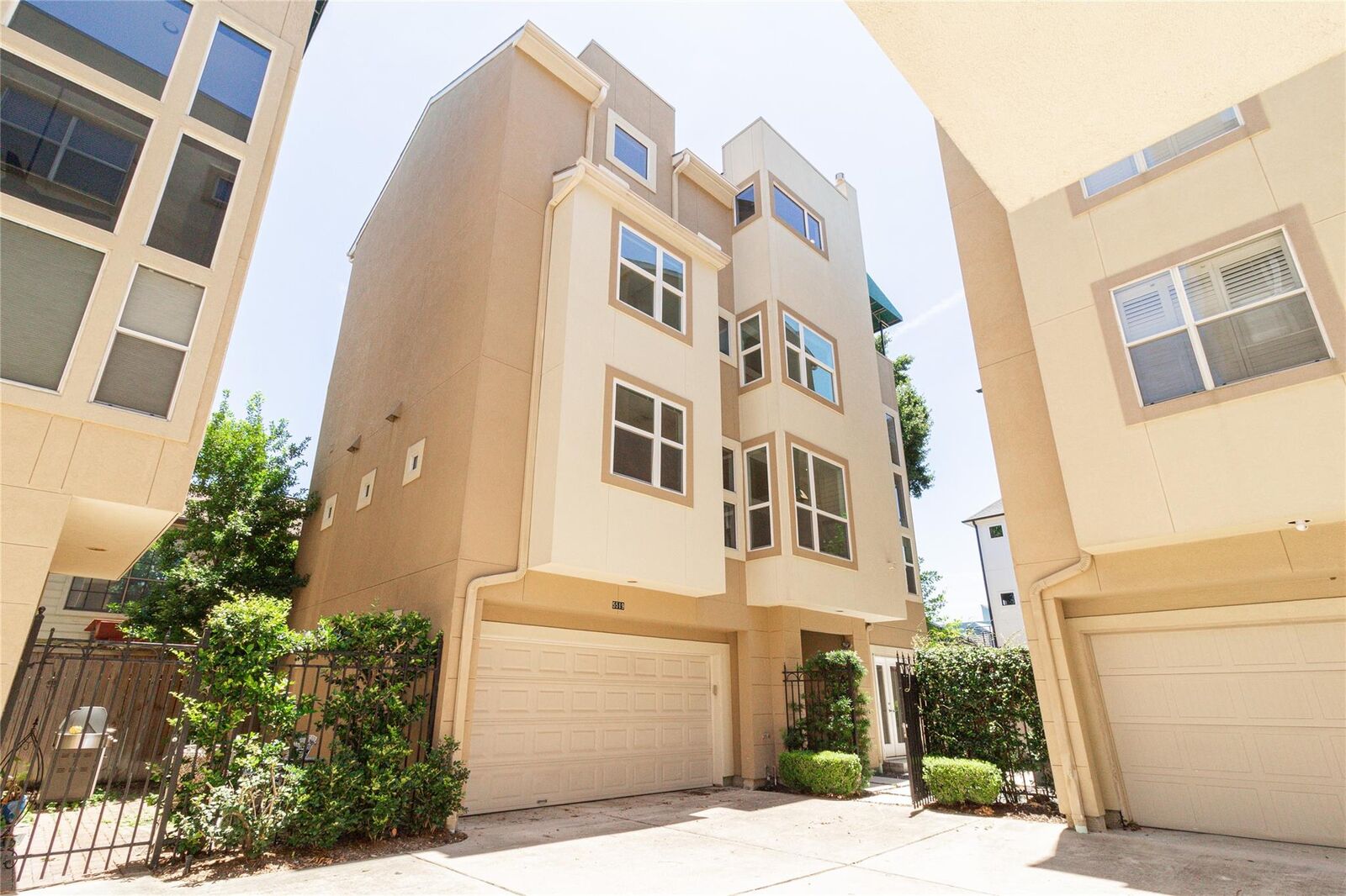 Property Photo:  5519 Feagan Street  TX 77007 