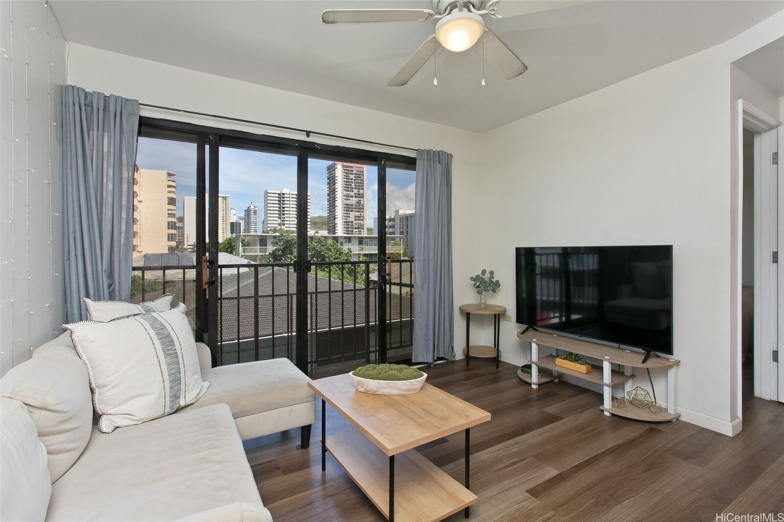 Property Photo:  1432 Keeaumoku Street 304  HI 96822 