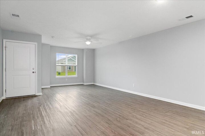 Property Photo: 1709 W Rose Court IN 47670
