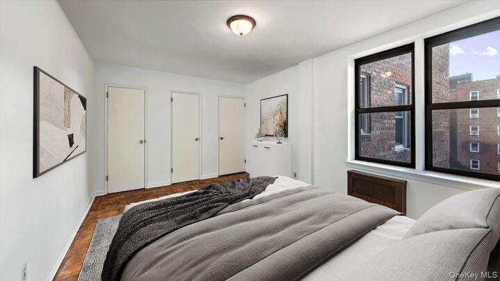 Property Photo: 300 N Broadway 2H NY 10701