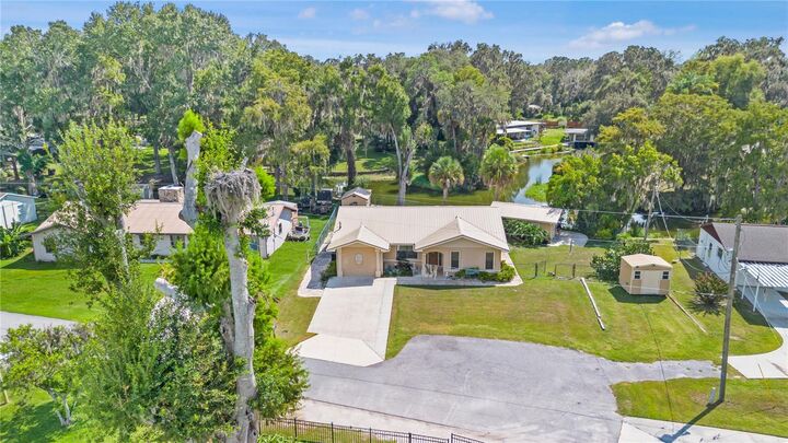Property Photo: 1119 Cr 457 FL 33538